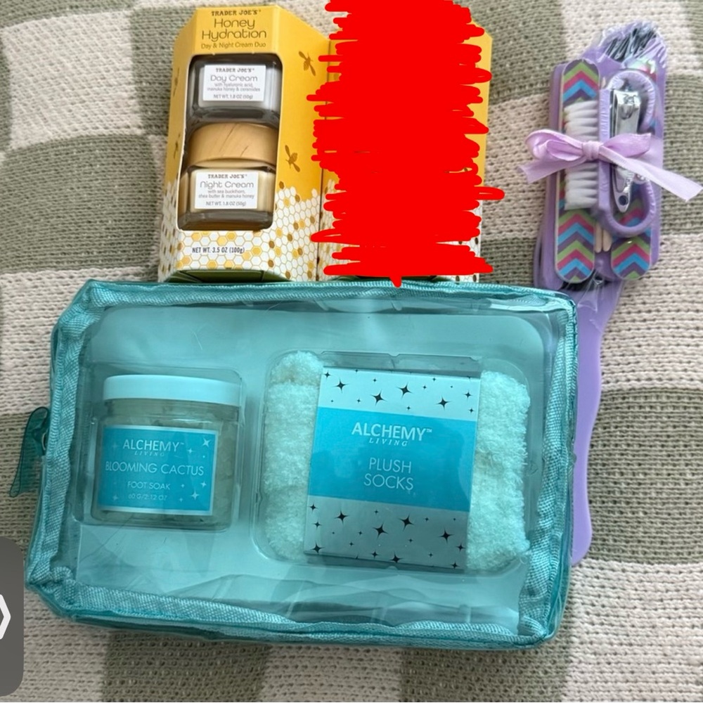Alchemy & Trader Joe’s Honey Hydration Day & Night Cream Set
